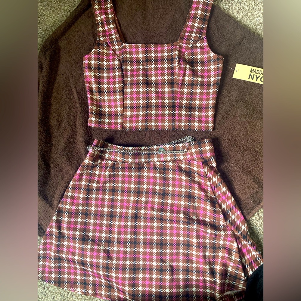 Skirt and shirt set matching brown white pink black